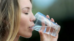 Як виробити корисну звичку завжди пити воду