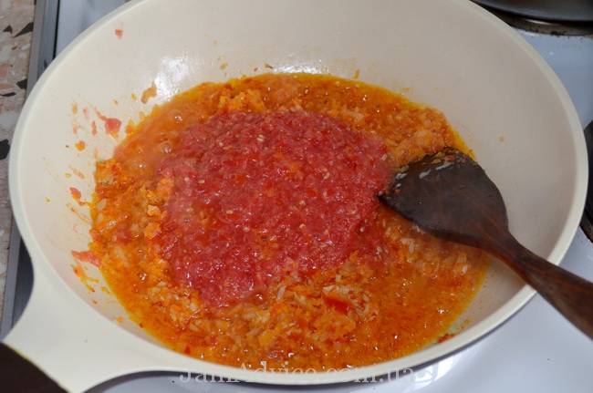 Классический рецепт Рататуя: Добавьте помидоры