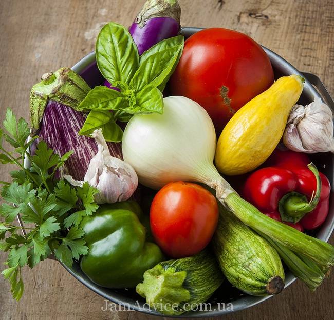 Классический рецепт Рататуя: Подготовьте овощи