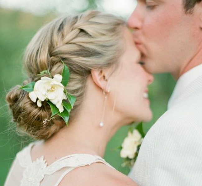 Современная свадебная прическа: четыре главных акцента