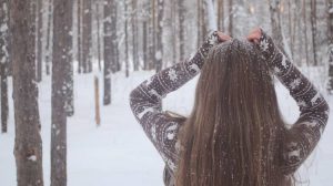 Як забезпечити правильний зимовий догляд за волоссям