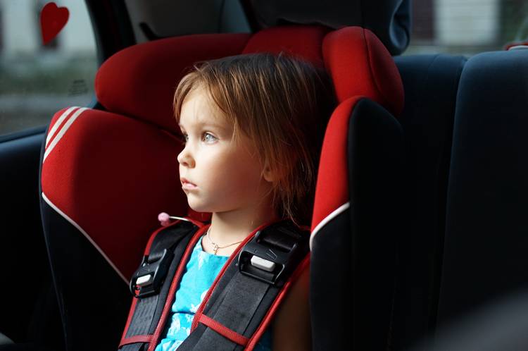 5 простых советов, если ребенка укачивает в машине