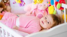 Які іграшки потрібні новонародженому