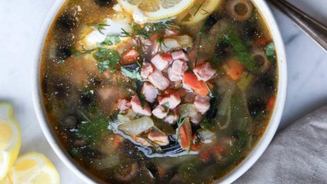 Солянка: Як приготувати суп з ковбасою