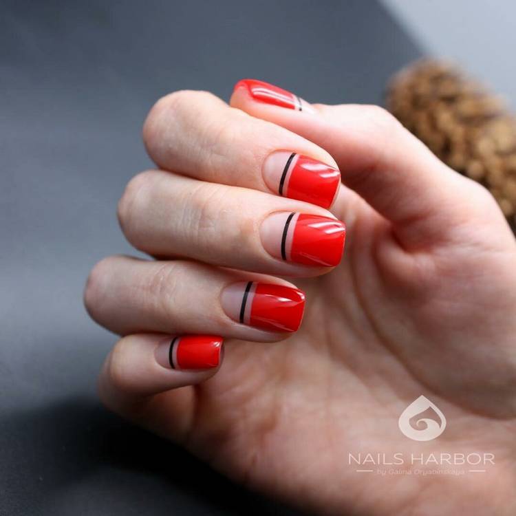 Красный маникюр френч на короткие ногти