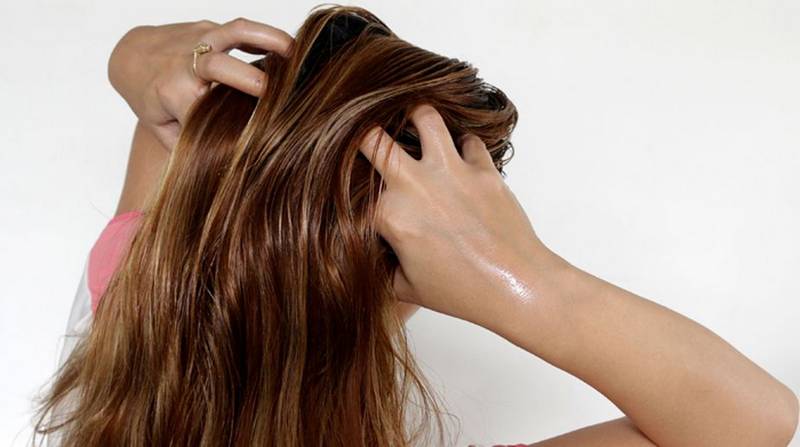 Как наносить касторовое масло на волосы