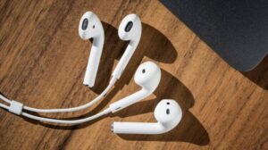 Переваги та недоліки навушників Apple Airpods