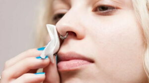Скільки гоїться прокол носа: рекомендації щодо догляду за пірсингом