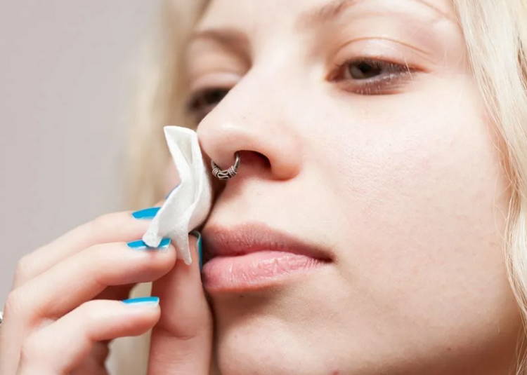 Скільки гоїться прокол носа: рекомендації щодо догляду за пірсингом