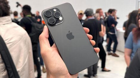 Apple iPhone 15 Pro Max - висока продуктивність у "красивій обгортці"