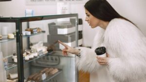 Особенности выбора холодильной витрины