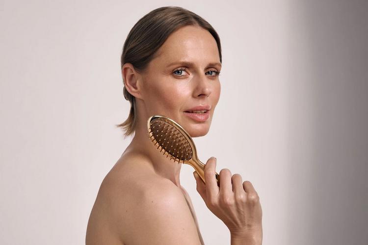 Как расчесать волосы, чтобы сохранить длину и густоту