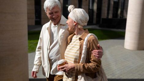 Догляд за літніми людьми