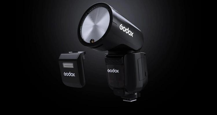 Вспышка Godox V1Pro с поднятой круглой головкой и отдельным модулем субвспышки SU-1